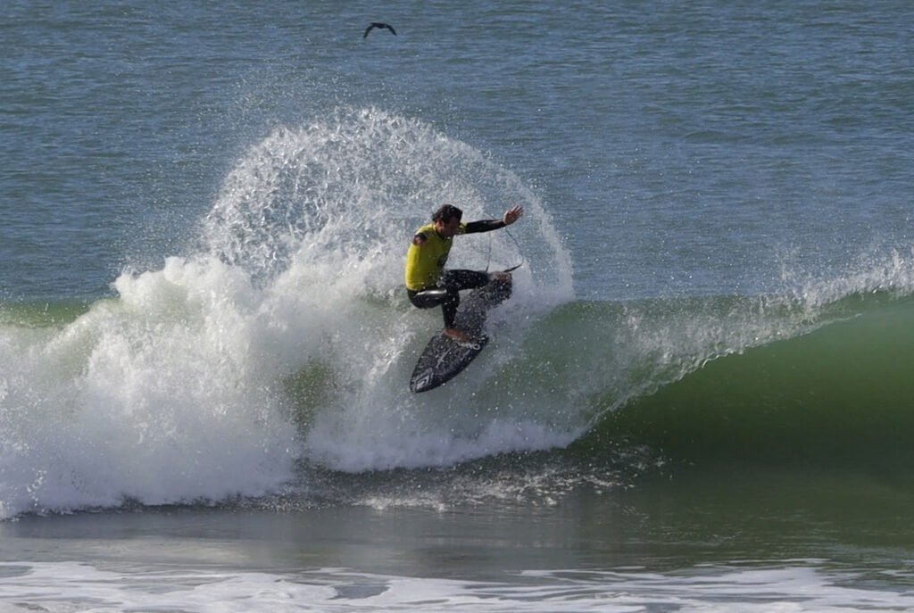 Nacho Gundesen 2º + nota 9 43 Itajai Open Pró Foto2 Gustavo Gislon
